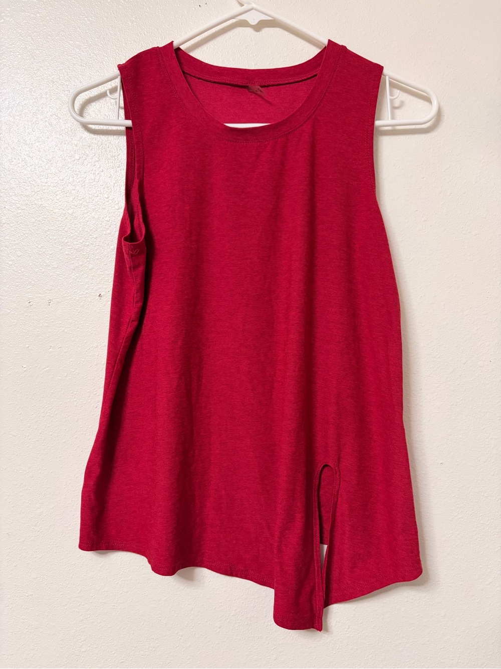 Beyond Yoga Flowy Red Pink Athletic Tank Top Size Small